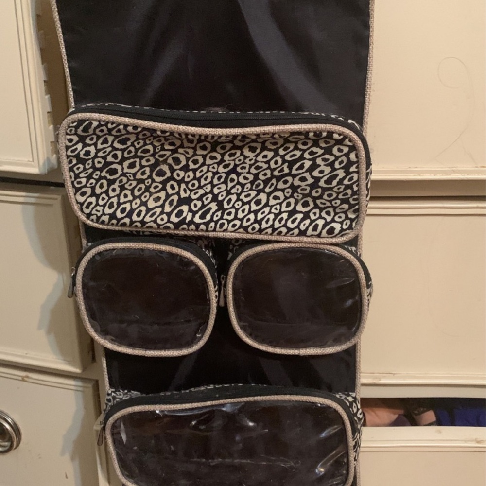 hangable makeup organizer